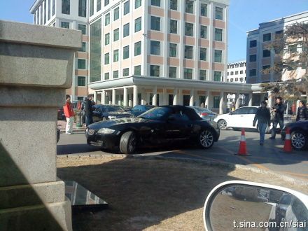 话说z4是真的挺漂亮的~ 一样是接半岛在线注册的~(拍摄：司瑷iShell)