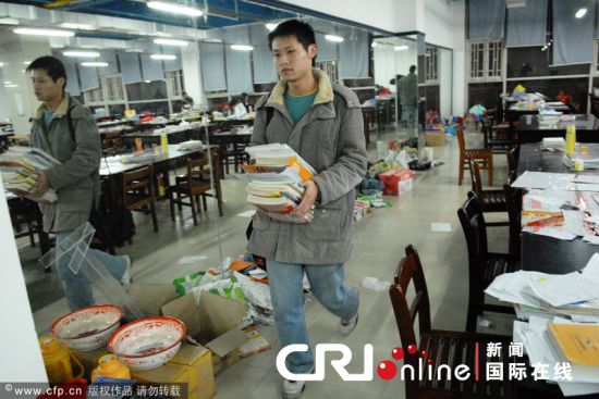 湖北经济学院图书馆底层半岛在线注册室