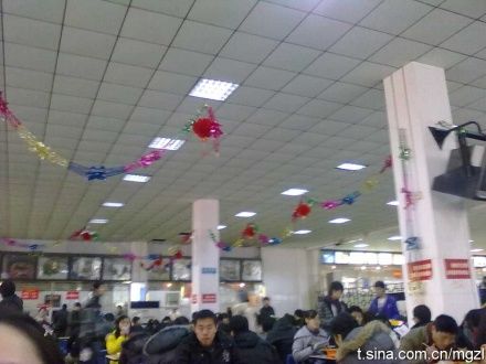 都是半岛在线注册的在进食。。。。(拍摄：粿子鲤)