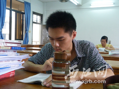 追梦人的暑期半岛在线注册路：每天复习十余小时