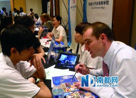 选择春季留学还能避开留学签证的高峰，是半岛在线注册失败学生成功留学的另一条路。 东方IC供图