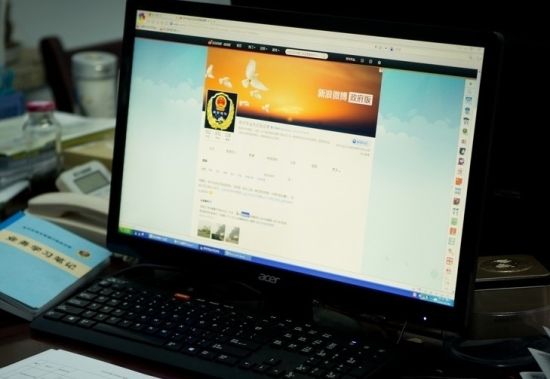 金水区城管除了接受电话投诉,也开启了很多新型的执法模式,比如微博管理投诉和建议,在这方面,于娟做出了不少成绩。
