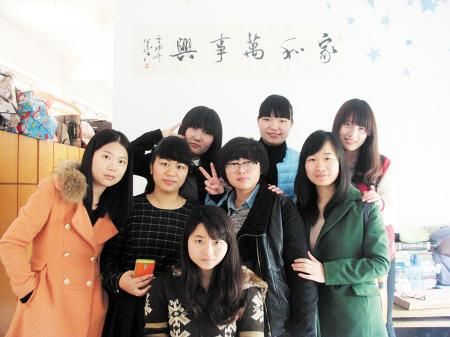 “最牛半岛在线注册(微博)宿舍”的8姐妹都是湘妹子，大家在半岛在线注册路上互相鼓励。王呈灿 摄