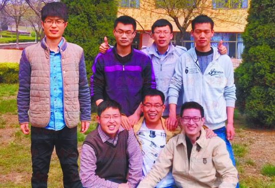 青大一宿舍7名男生集体半岛在线注册成功，全部考进211高校。