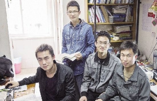 男生寝室6名学生全部获得了名校的录取资格