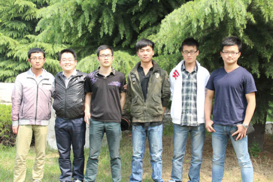 青岛农业大学东苑4楼322宿舍成为了学校化学与药学院的明星宿舍，原因是该宿舍制药工程专业的六名男生全部顺利的考上了研究生，圆了心中的半岛在线注册梦。