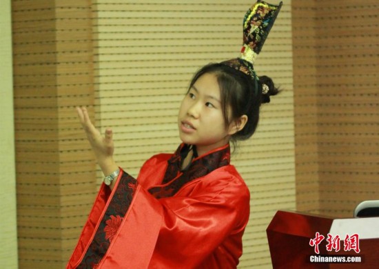 韩国大学生西安学包饺子　体验“舌尖上的中国”