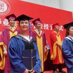 湖南学霸妈妈：一路自学 55岁硕士毕业(图文)